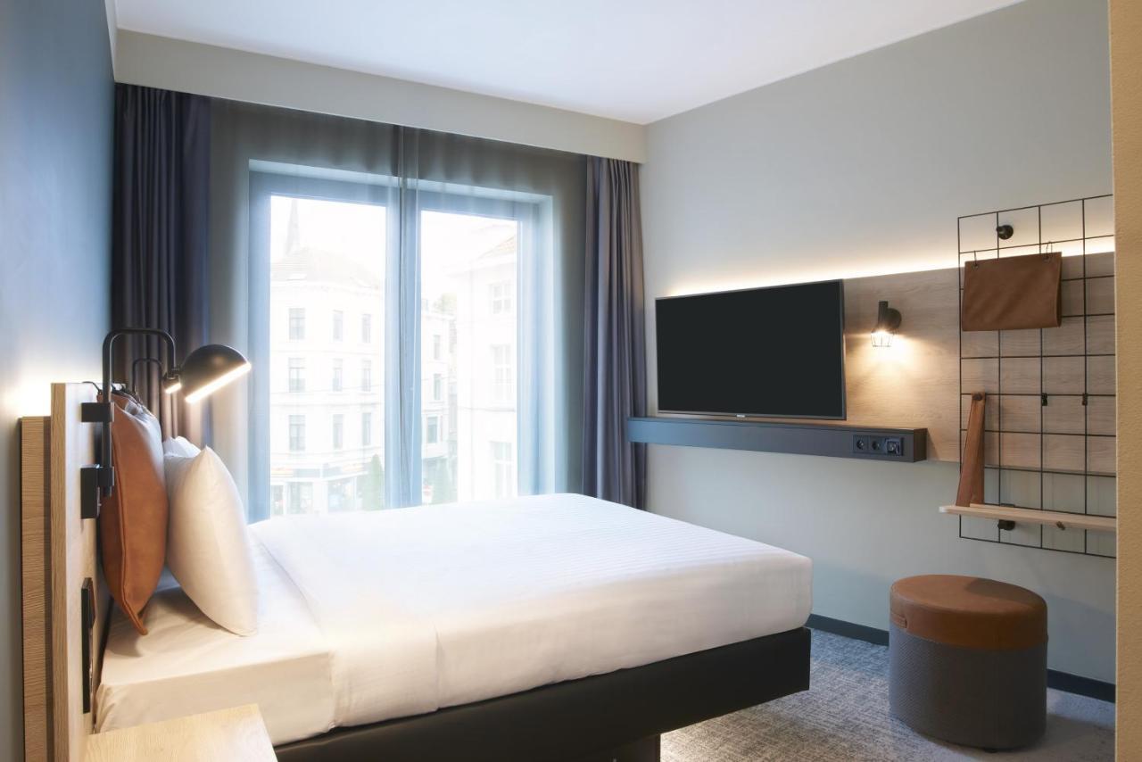 Moxy Brussels City Center Bagian luar foto